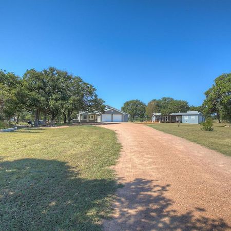 Grey Haus Casita-Peaceful Hill Country Views! Villa Fredericksburg Exterior foto