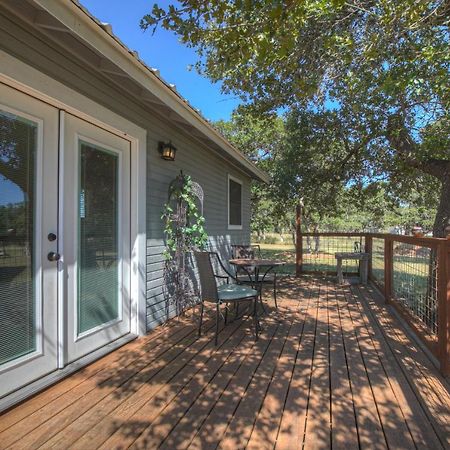 Grey Haus Casita-Peaceful Hill Country Views! Villa Fredericksburg Exterior foto