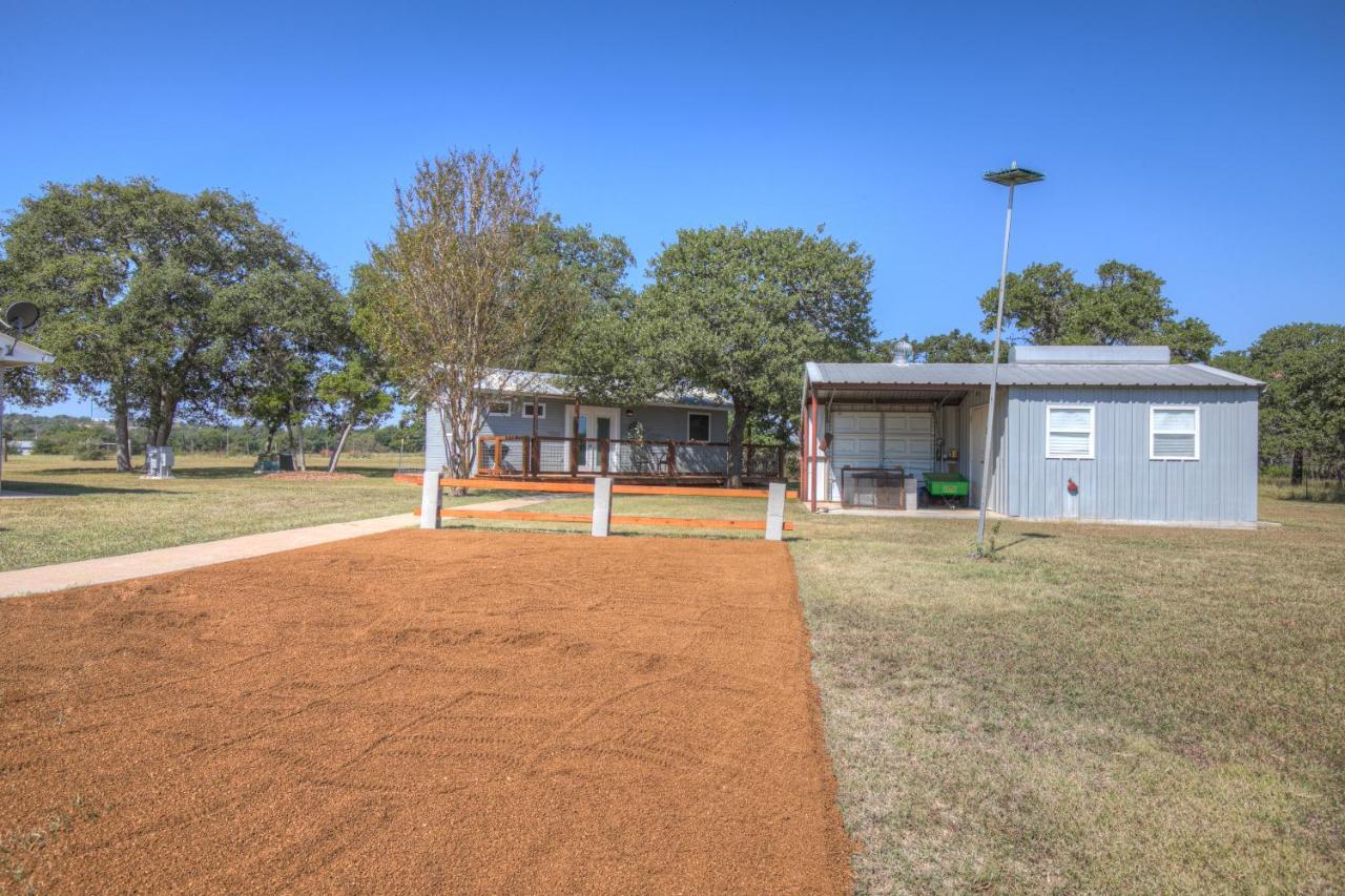 Grey Haus Casita-Peaceful Hill Country Views! Villa Fredericksburg Exterior foto