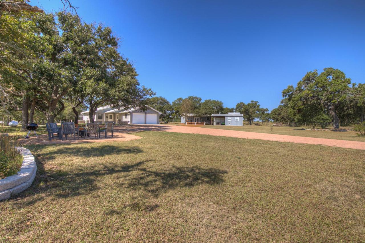 Grey Haus Casita-Peaceful Hill Country Views! Villa Fredericksburg Exterior foto